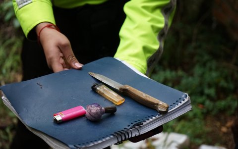 Evidencia. Entre las cosas que portaba el hombre en situación de calle estaban estos elementos.
