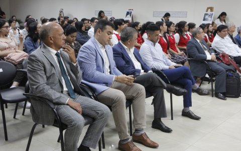 Invitados al acto