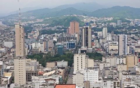En el centro, si bien hay edificios no hay tantos como en Nueva York o los necesarios para generar el riesgo.
