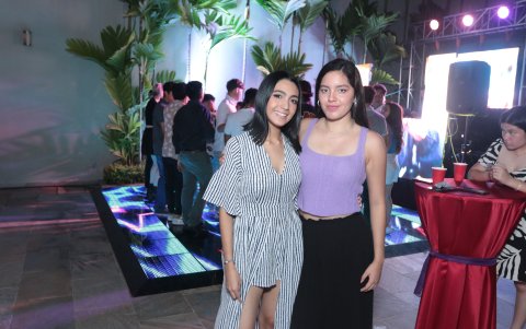 Úrsula Calderón y Génesis Barrera.