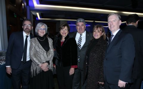 Robert Pantzer, Raquel Serur, Sharon y Chris Campbell y Silvana y Michael Fitzpatrick.