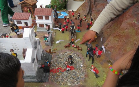 Un detalle de la maqueta que narra en varias estaciones la vida de Sibelius Luther, médico húngaro que llegó a estas tierras en 1571.