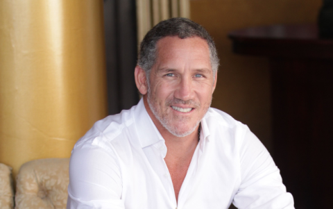 Eduardo Maruri, aunque tiene un pasado político distante, también entra una definición flexible de 'outsider'.