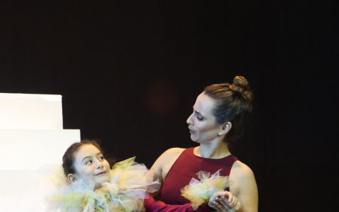 La directora Luisa Cuesta con Julieta Trejo.