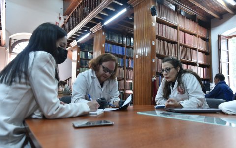 Virtualidad. La segunda fase del proceso es la digitalización de los tomos, para lo cual se emplean escáneres aéreos.