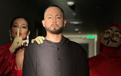 Santiago Castro con Dora West.