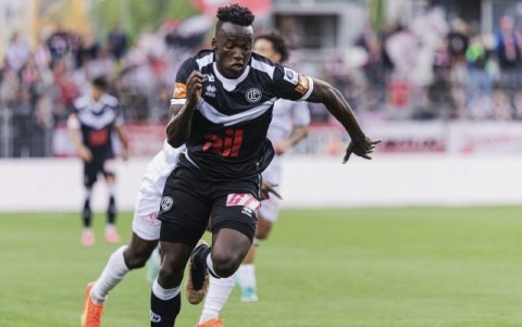 Espinoza participó en los 90 minutos de la victoria de su equipo, el FC Lugano 3-2 sobre el FC Zurich.