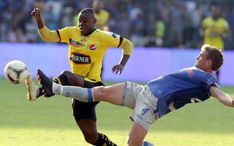 Cristian Nasuti aseguró que Narciso Mina era difícil de marcar porque se movía por todo el ataque.