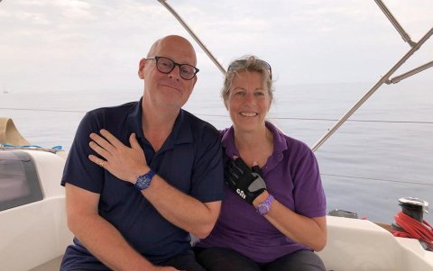 Janet Morris y Stephen Bidwell, la pareja que fue perseguida por orcas en el 