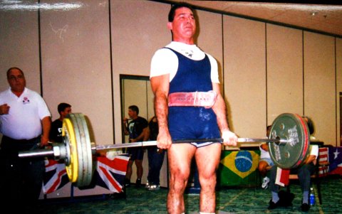 En los 90, Constante  fue monarca mundial de levantamiento de potencia.