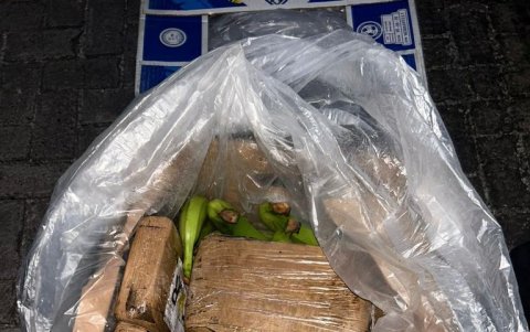 Puerto. La Unidad de Antinarcóticos de la Policía Nacional solo en puertos de la Zona 8 ha incautado 34.346,22 kilogramos de drogas. Los contenedores de banano son los más contaminados con droga.