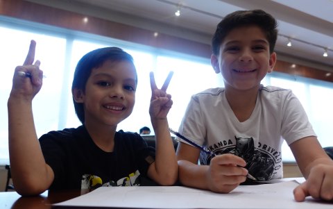 Eduardo y Luis quieren más lugares para divertirse y ser felices.