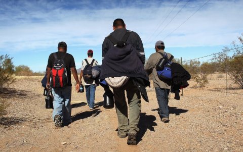 Decenas de personas de diferentes nacionalidades se someten a situaciones extremas y peligrosas en su afán de llegar a los Estados Unidos.