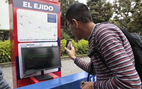 Lector. El 90 % de los usuarios no tuvo inconvenientes con el ingreso del código QR.