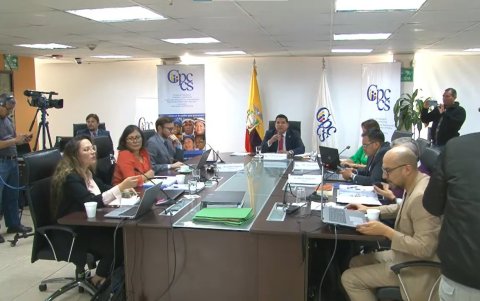 Al igual que la primera parte de la audiencia, solo hubo tres de los siete consejeros.