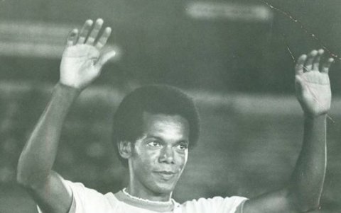 Flavio Perlaza, exzaguero de El Nacional y Barcelona, fue seis veces campeón del campeonato ecuatoriano de fútbol.