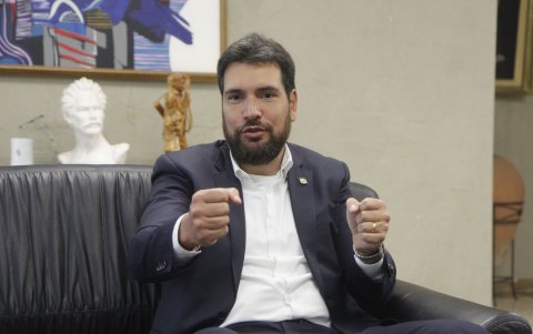 Pese a las dudas del partido, Topic respaldó su decisión de elegir a Jácome como su binomio.