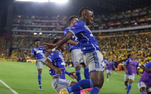 Miller Bolaños empató el marcador por la vía de penal.