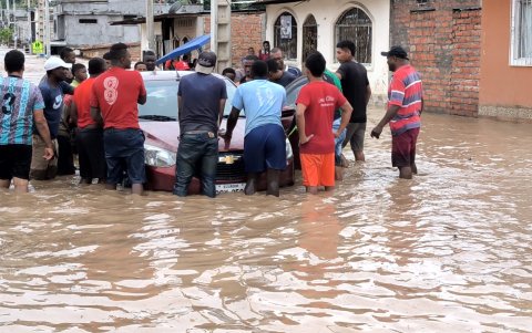 El Comité de Operaciones de Emergencias (COE) Provincial se encuentra activado, así como los COE cantonales de Esmeraldas, Atacames, Quinindé y Muisne.