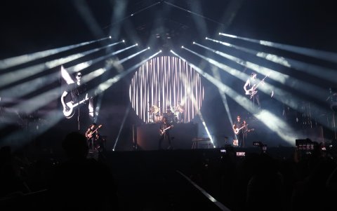 El juego de luces del concierto de Morat