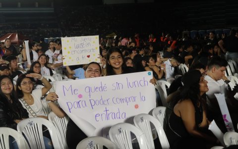 Isabella Amador y Vicky Figueroa.