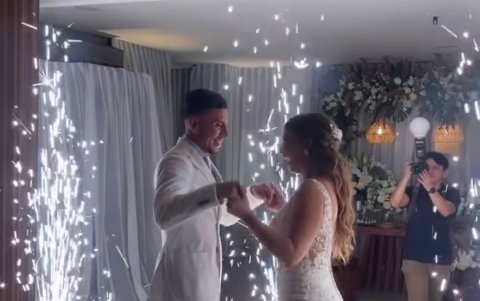 Joao rojas y La Samba Alvarado hacen la apertura del baile.