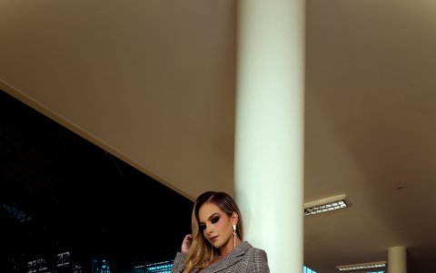 Fabiola está en la radio.