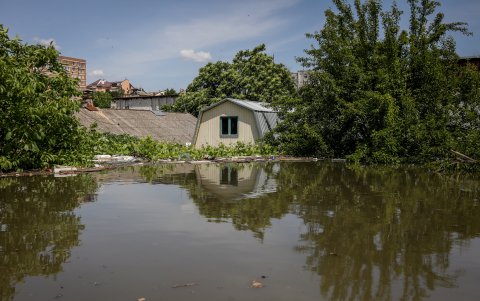 Un área inundada de la región de Jerson, en Ucrania, este 7 de junio, tras la rotura de la represa Kajovka, situada en el río Dniéper.