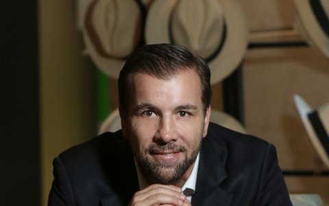 Paúl Desamblanc es parlamentario andino por la Izquierda Democrática.