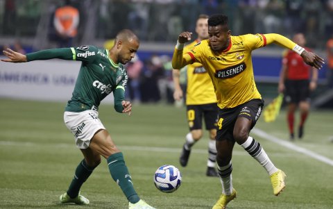 Segundo Portocarrero, lateral izquierdo.