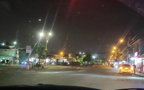 Las luces están intermitentes en Mucho Lote 1