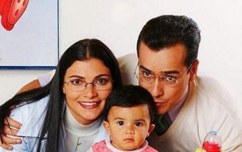 Betty, junto Armando y su hija, quien protagonizará la nueva temporada de la telenovela.