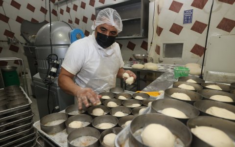 400 Grados. Esta es una panificadora especialista en panes internacionales. Es considerada como la preferida de hamburgueserías locales.