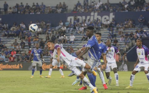 Gualaceo no se le esconde al Bombillo.