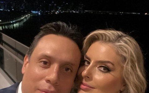 En octubre de 2022, Enrique Gómez posteó una foto junto a Verónica Ibarra en sus redes sociales.