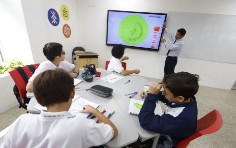 Las aulas tecnológicas resultan interesantes para los estudiantes, que han empezado ya ha adaptarse al programa.