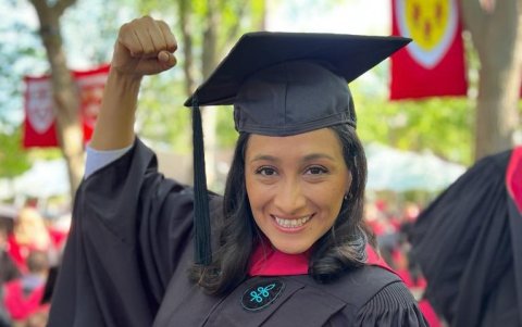 El 9 de junio de 2023, Paredes anunció su graduación de la maestría en Administración Pública.