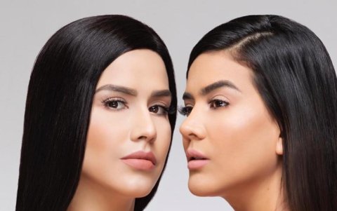 La presentadora con su hermana.