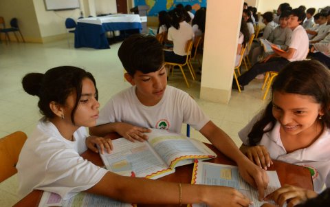 Al adolescente le gustan mucho las asignaturas Lengua, Literatura y Matemáticas, pero reconoce que Inglés se le hace algo complicado.