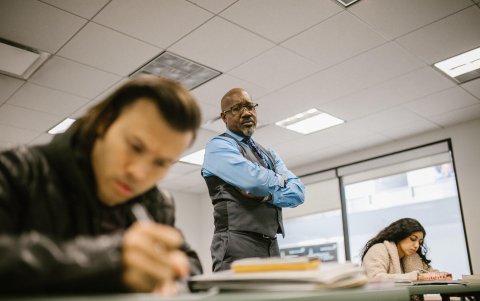 El estudio confirmó que la hora del día influye casi exclusivamente para los exámenes STEM, los cuales requieren inteligencia fluida,