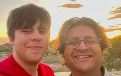 El empresario pakistaní Shahzada Dawood y sul hijo adolescente.