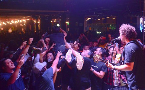 Historia. Más de 30 años lleva sonando este genero musical en Guayaquil. Las generaciones que lo siguen son distintas, las integran adultos y adolescentes.