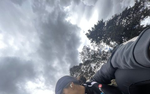 La deportista hace actualmente caminata para mantener la forma previo a las prácticas.