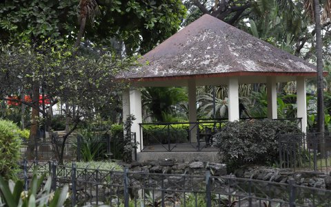 Los visitantes esperan que el Municipio tome en cuenta del mantenimiento que hace falta en la infraestructura del parque.