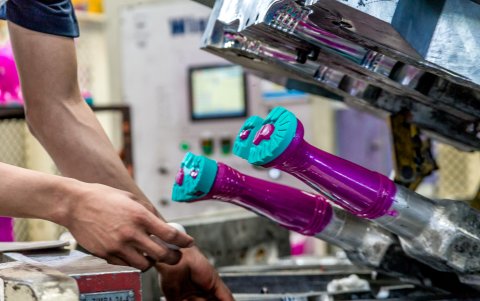 Tecnología. La empresa ha traído nueva tecnología para elaborar nuevos modelos de calzado, que sirvan para ropa casual y formal.