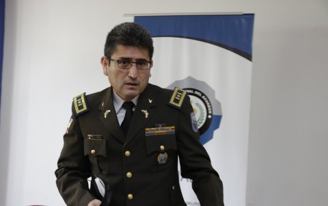 Oficial Freddy Sarzosa.