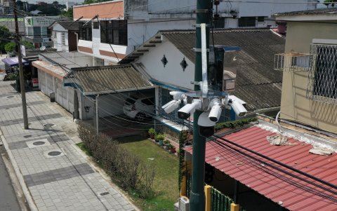 Estas son algunas de las cámaras de seguridad que han sido colocadas en Urdesa.