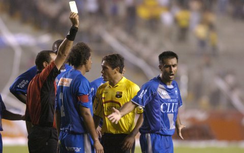 Ramos en un enfrentamiento con Edwin Tenorio.