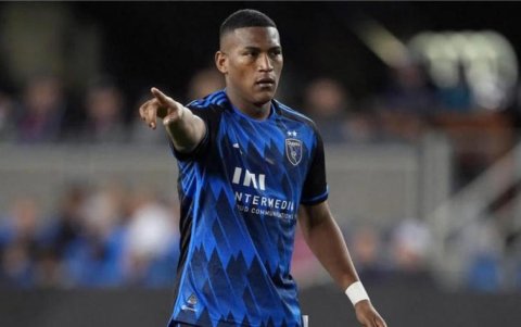 Carlos Gruezo también fue titular en San José.