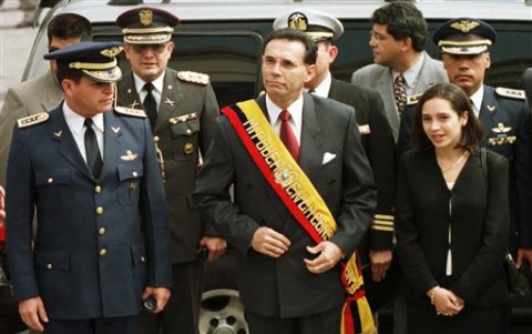 En enero del 2000, el expresidente de la República Jamil Mahuad impuso la dolarización en el Ecuador.